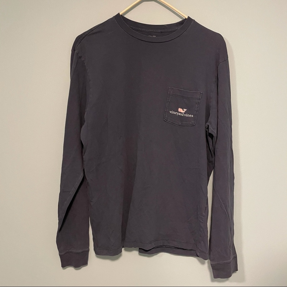 Vineyard vines men’s casual shirt size small!